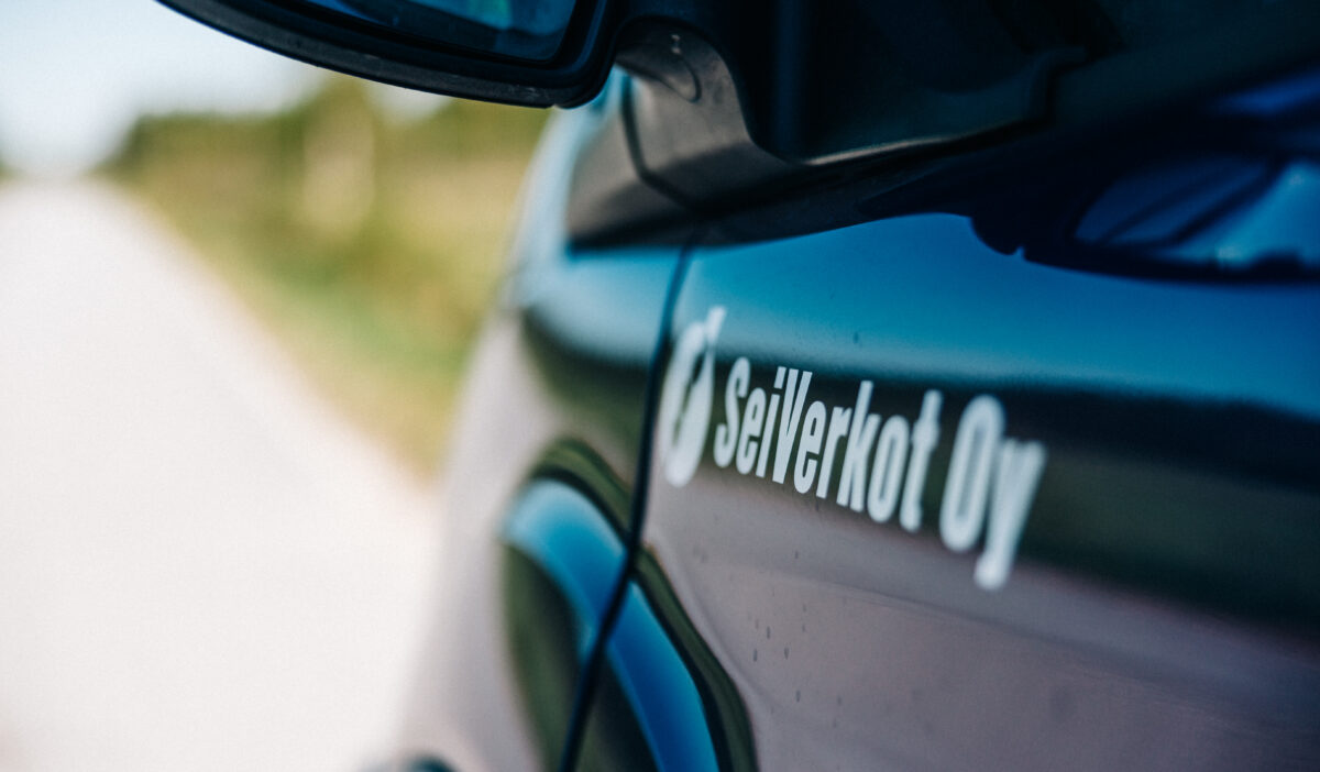 Seiverkkojen auto, logo