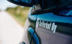Seiverkkojen auto, logo