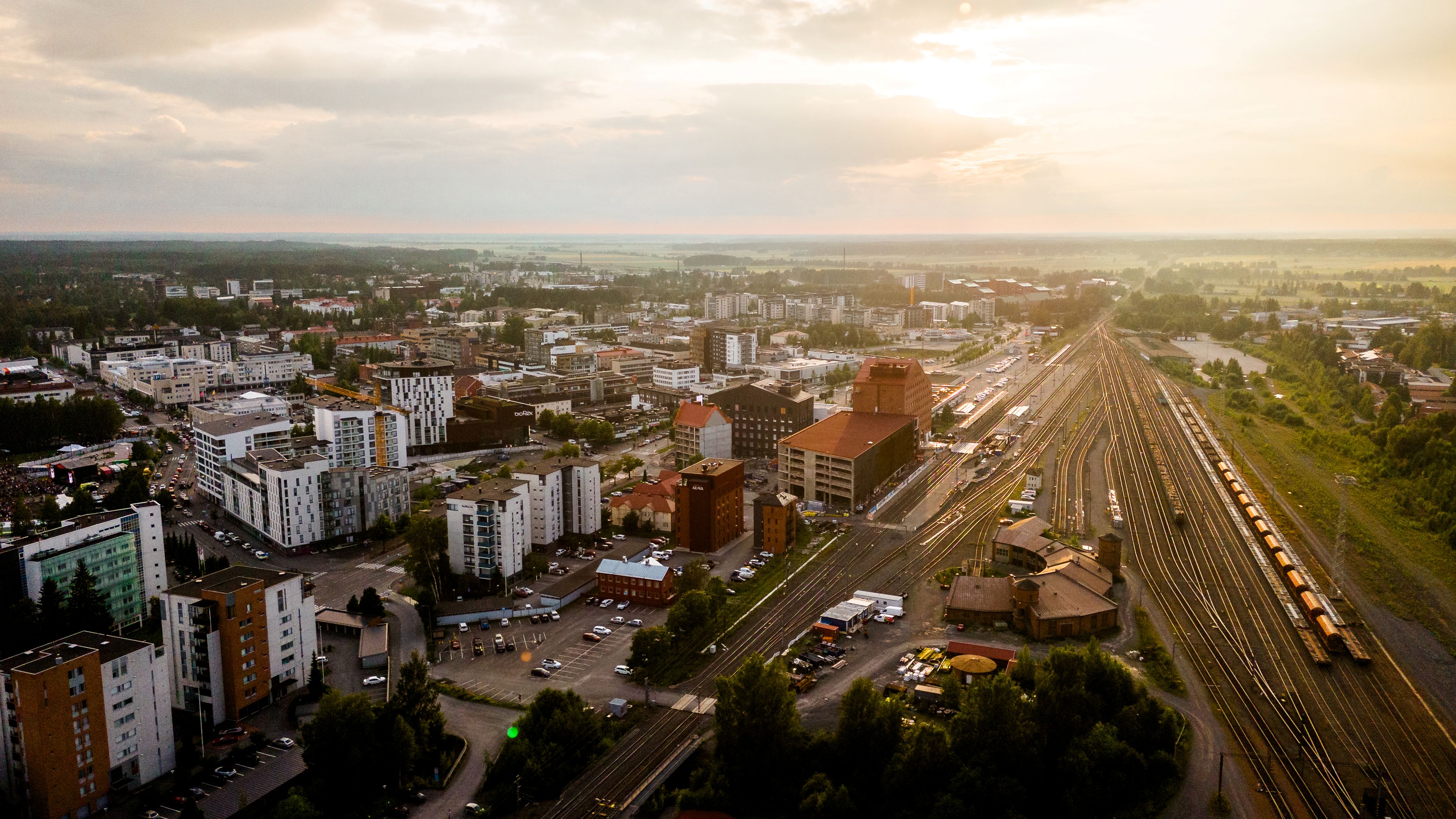 Ilmakuva Seinäjoelta, auringonlasku